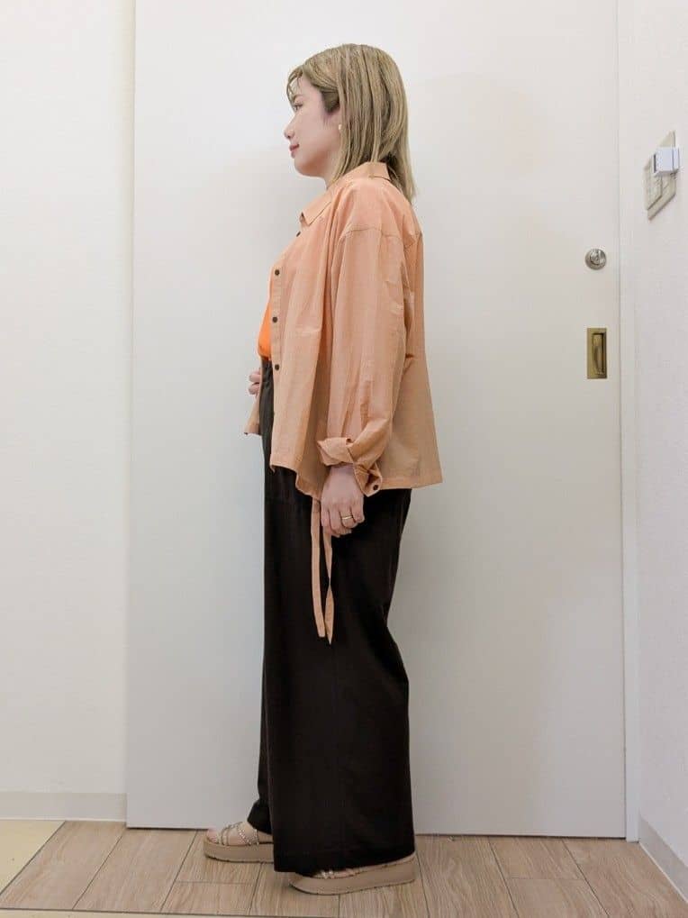 minさんの「grove｜【接触冷感】見た目はきちんと、着心地はらくちん クロップドベイカーパンツ」を使ったコーディネート
