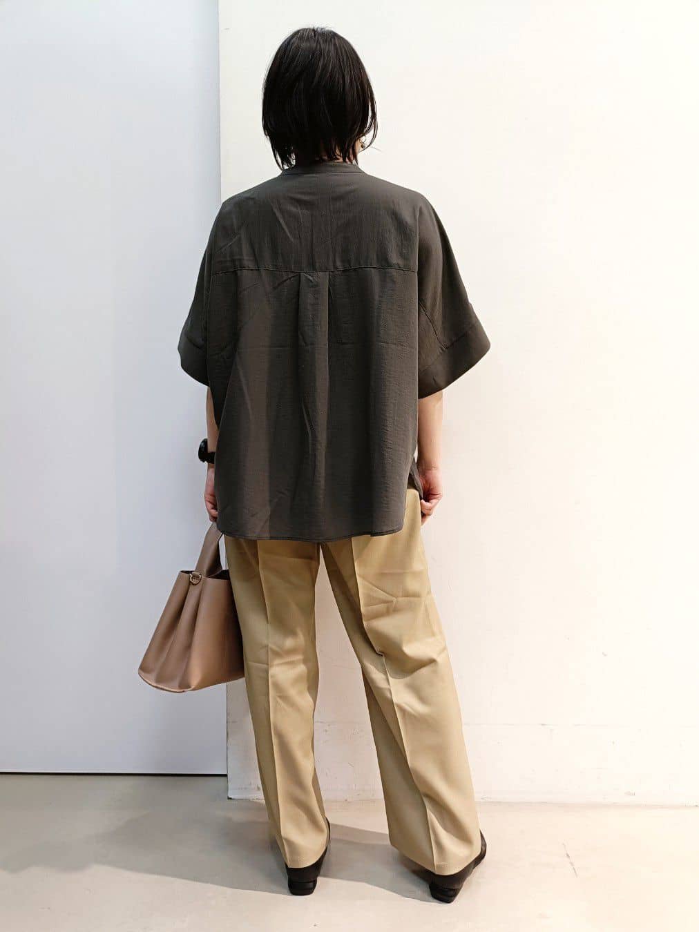 あんさんの「THE SHOP TK｜麻調ピンタックワイドパンツ【洗濯機OK】」を使ったコーディネート