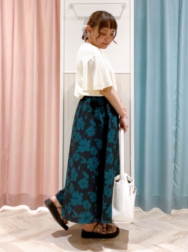 kitaさんの「SHOO･LA･RUE｜【S-LL】二の腕はカバーして魅せる フレアスリーブニット」を使ったコーディネート