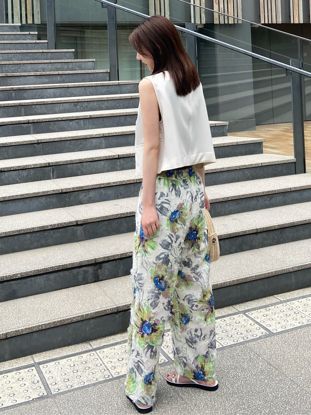 めぐさんの「OPAQUE.CLIP｜ショートテーラードジレ【接触冷感／洗濯機洗い可】」を使ったコーディネート