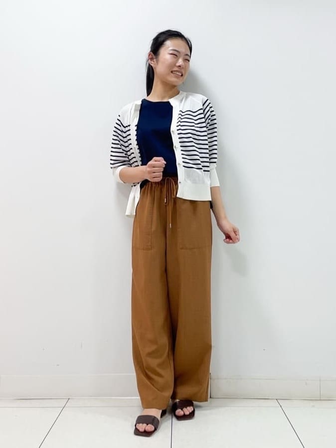 yasuokaさんの「Dessin｜【洗える】キーネックカーディガン」を使ったコーディネート