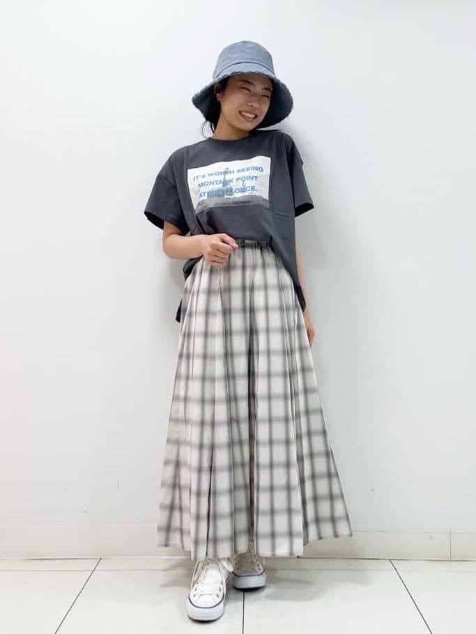 yasuokaさんの「Dessin｜【ウエストゴム・洗える】オンブレーチェック柄スカート」を使ったコーディネート