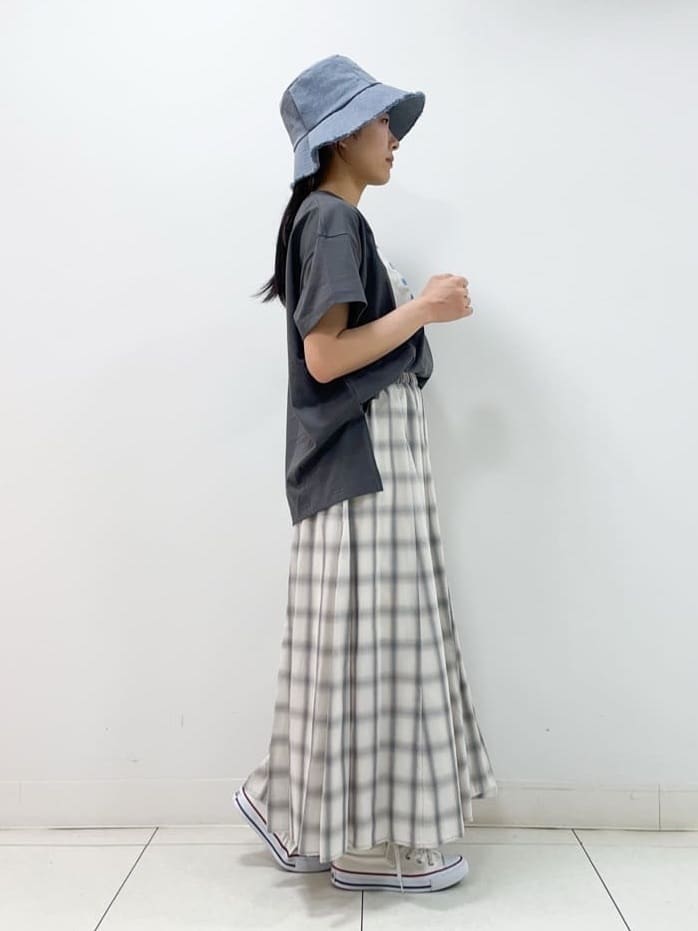 yasuokaさんの「Dessin｜【ウエストゴム・洗える】オンブレーチェック柄スカート」を使ったコーディネート