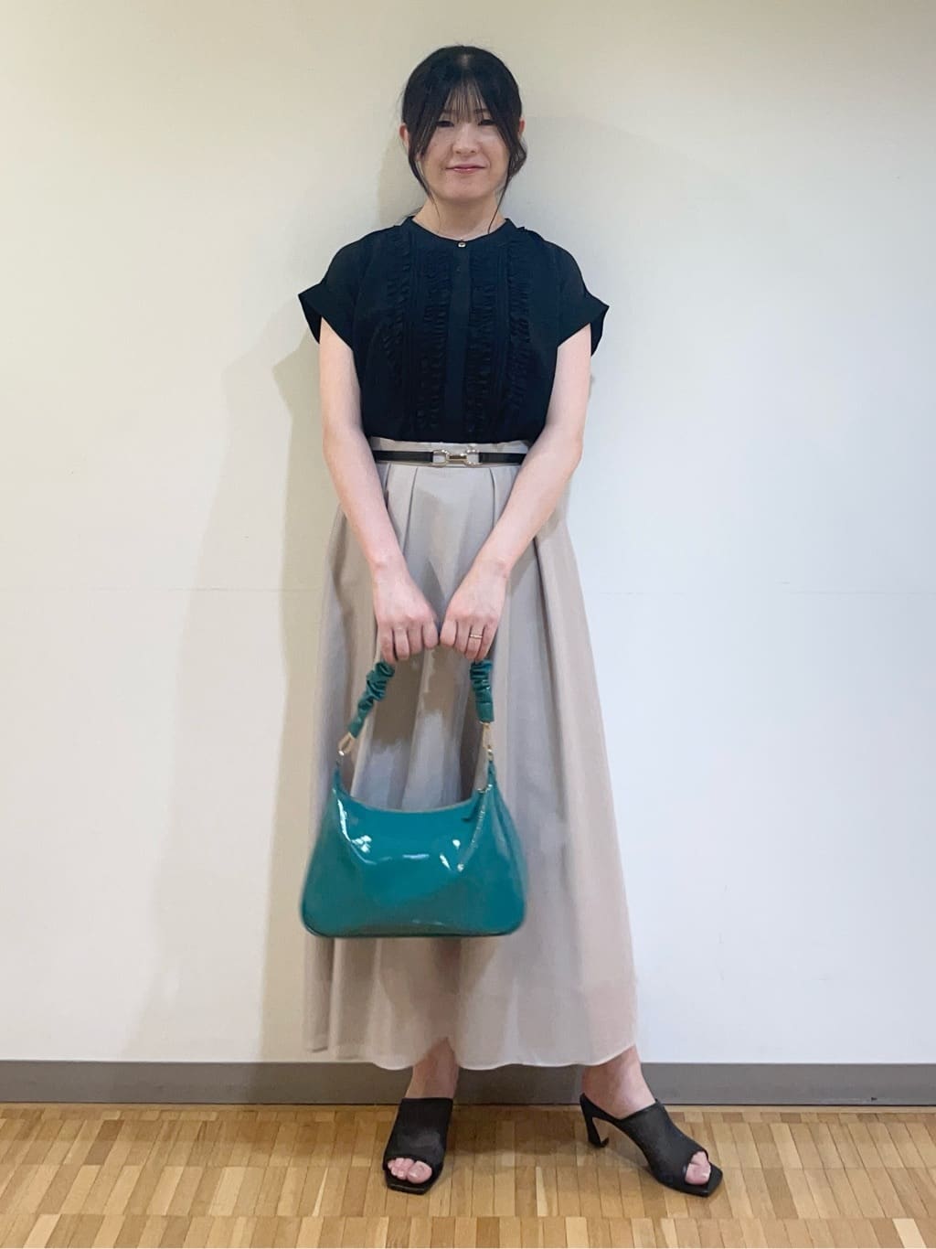 フナキさんの「UNTITLED｜【後ろウエストゴム/洗える】シアーフレアースカート」を使ったコーディネート
