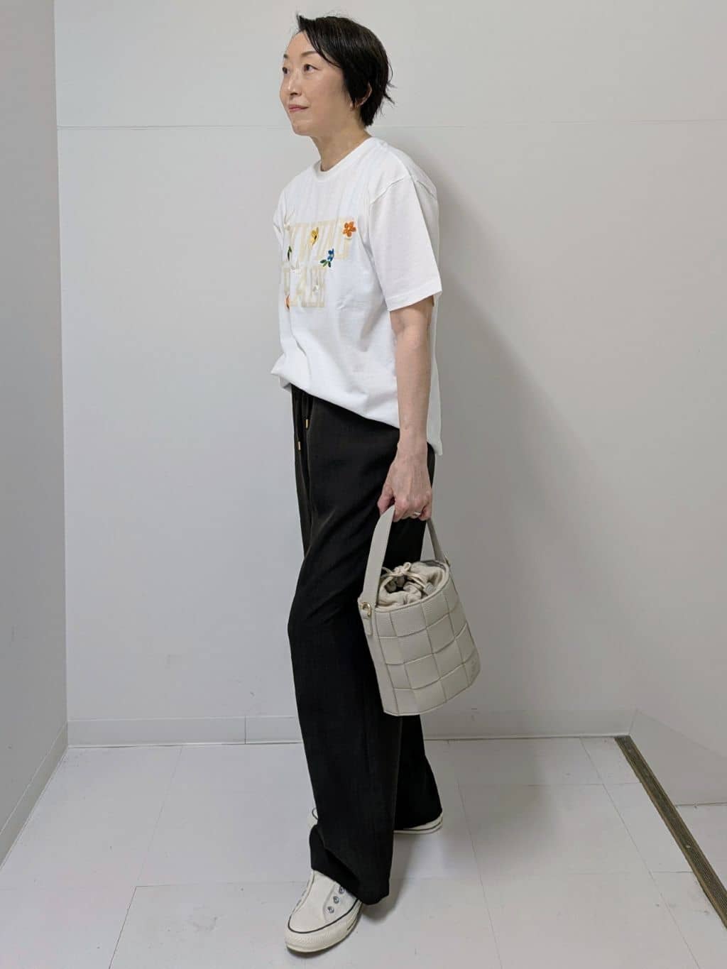 Asaさんの「Dessin｜ロゴ刺繍Tシャツ」を使ったコーディネート