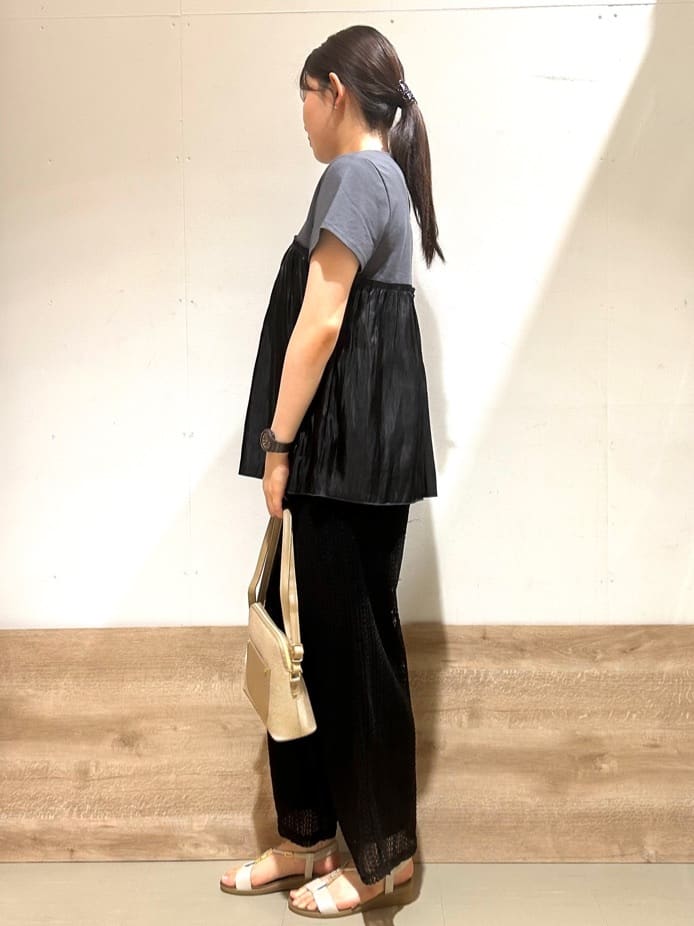 花さんの「SHOO･LA･RUE｜【S-LL】クロシェ風レースイージーワイドパンツ」を使ったコーディネート