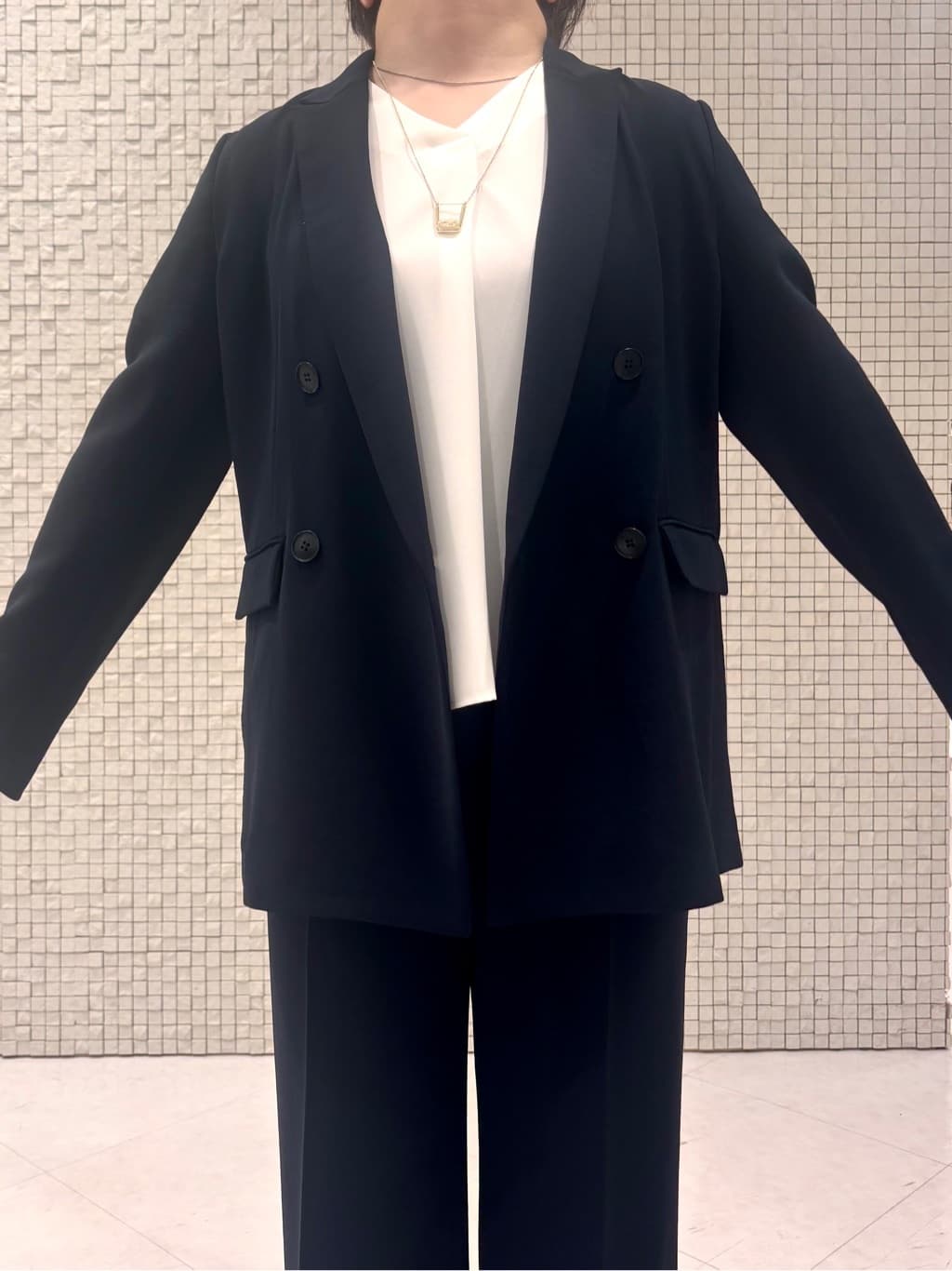 MEGUMIさんの「INDIVI｜【着る日傘／遮熱／UVケア】ダブルジャケット」を使ったコーディネート