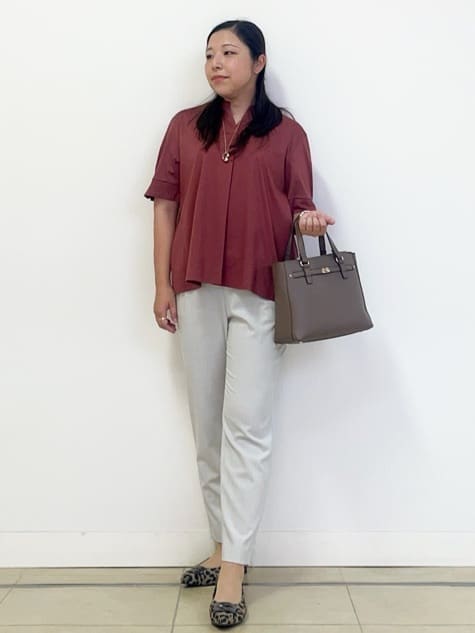 chisaさんの「Reflect｜【すっきり見え！長め丈／マシンウォッシュ可】スキッパーネックジャージトップス」を使ったコーディネート