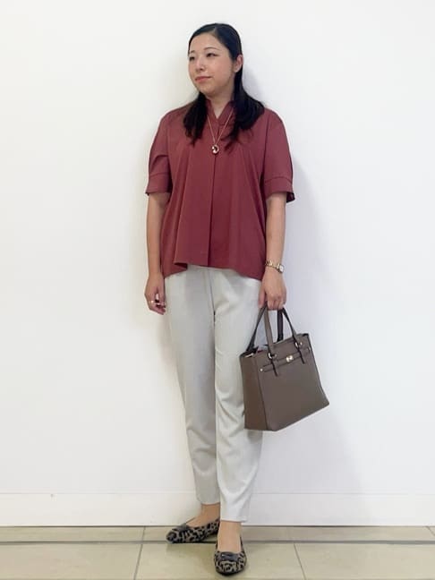 chisaさんの「Reflect｜【すっきり見え！長め丈／マシンウォッシュ可】スキッパーネックジャージトップス」を使ったコーディネート