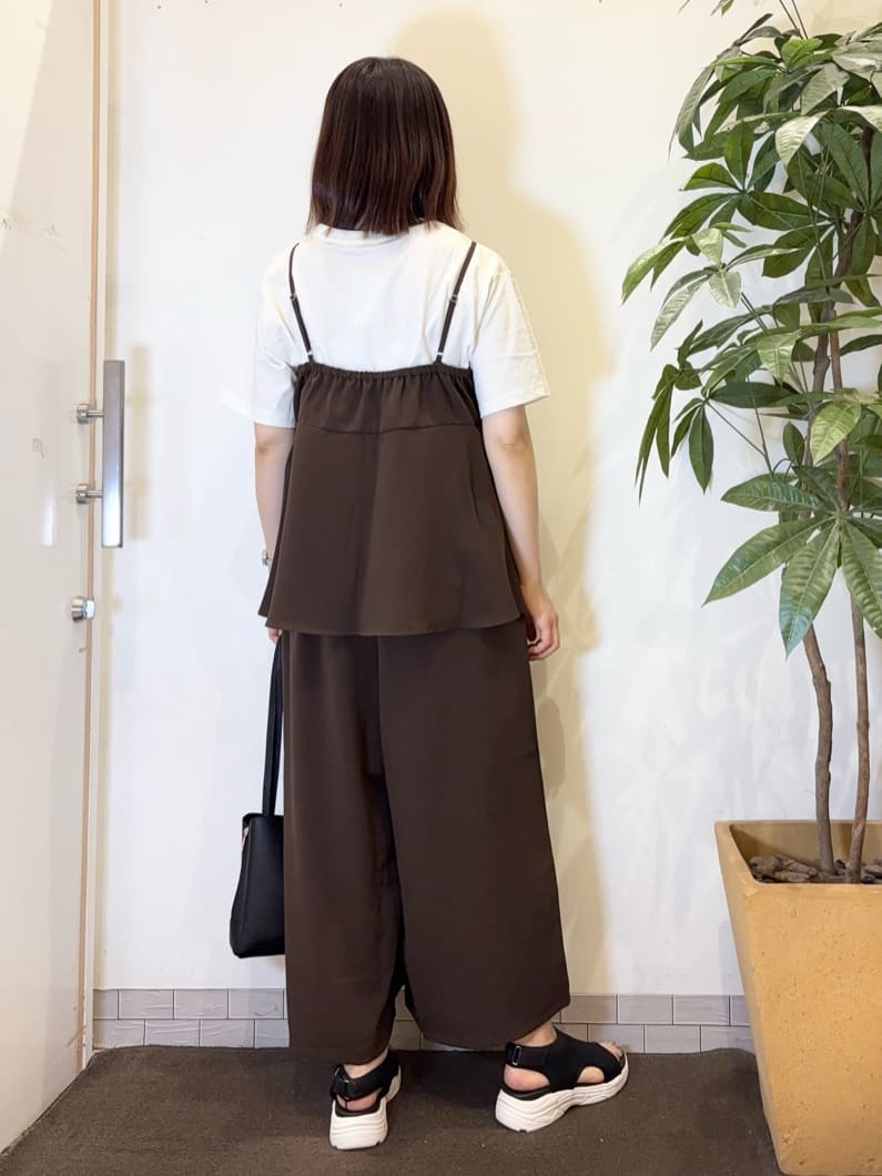 宗形さんの「SHOO･LA･RUE｜【S-LL/セットアップ可/ひんやり】女性らしさ溢れる ティアードキャミソール」を使ったコーディネート