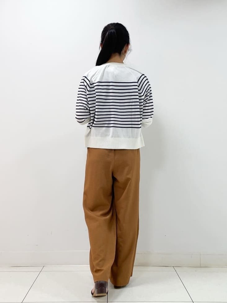 yasuokaさんの「Dessin｜【洗える】キーネックカーディガン」を使ったコーディネート