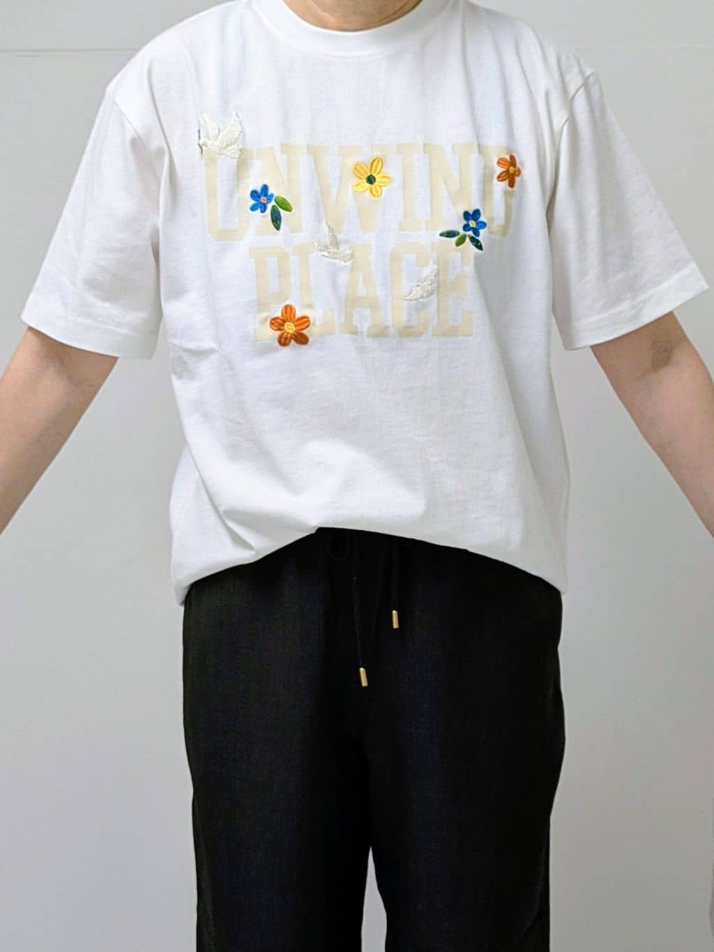 Asaさんの「Dessin｜ロゴ刺繍Tシャツ」を使ったコーディネート