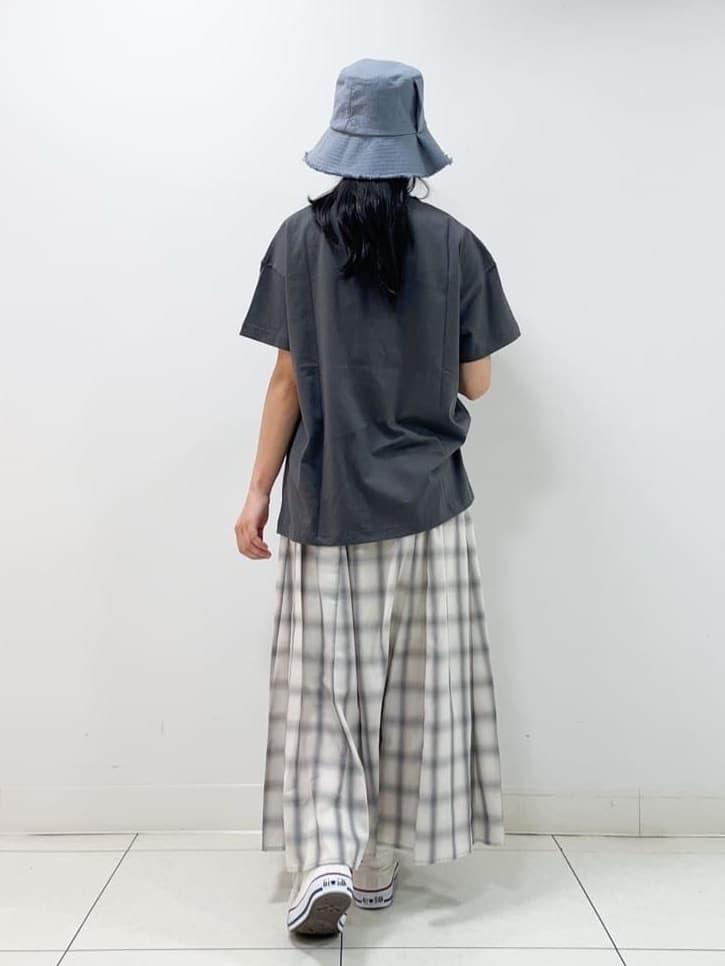 yasuokaさんの「Dessin｜【ウエストゴム・洗える】オンブレーチェック柄スカート」を使ったコーディネート
