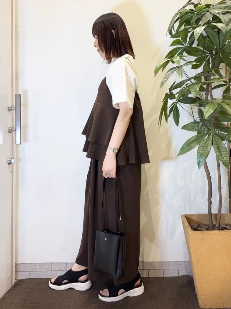 宗形さんの「SHOO･LA･RUE｜【S-LL/セットアップ可/ひんやり】女性らしさ溢れる ティアードキャミソール」を使ったコーディネート
