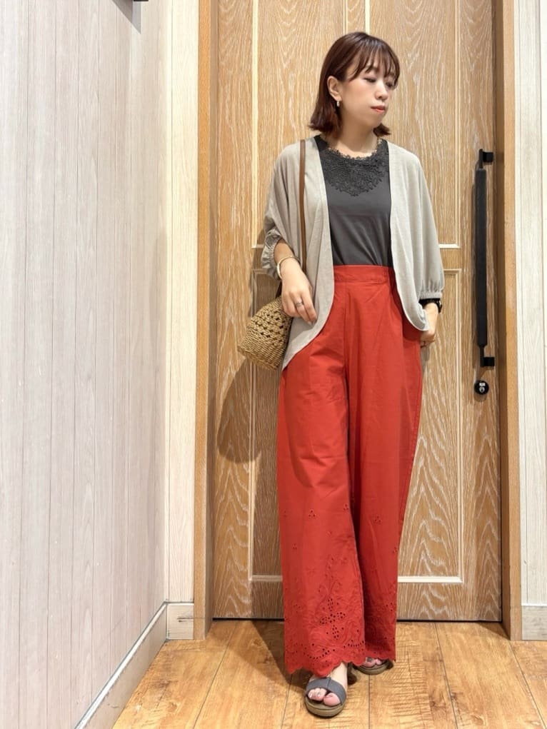 meiさんの「SHOO･LA･RUE｜【UV/さらさらタッチ】女性らしさ漂う 5分袖ボレロカーディガン」を使ったコーディネート