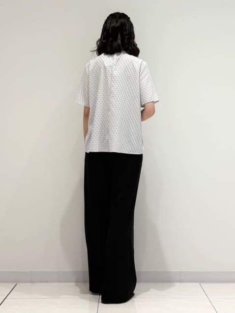 kayoさんの「INDIVI｜【洗える／UVケア】幾何学柄＆無地ボウタイブラウス」を使ったコーディネート