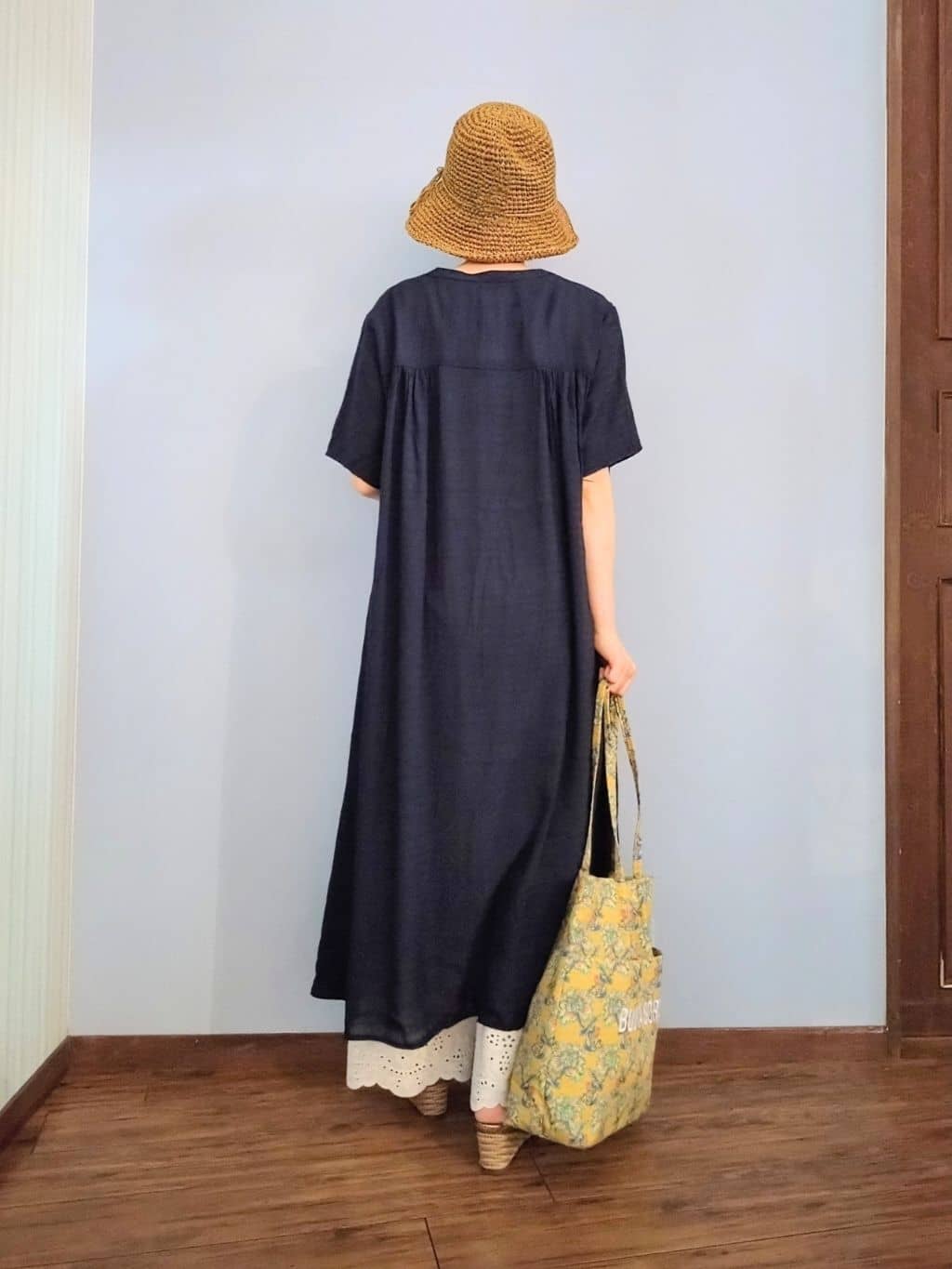 miomioさんの「SHOO･LA･RUE｜【S-LL】華やかさをプラスする 裾刺繍ストレートパンツ」を使ったコーディネート