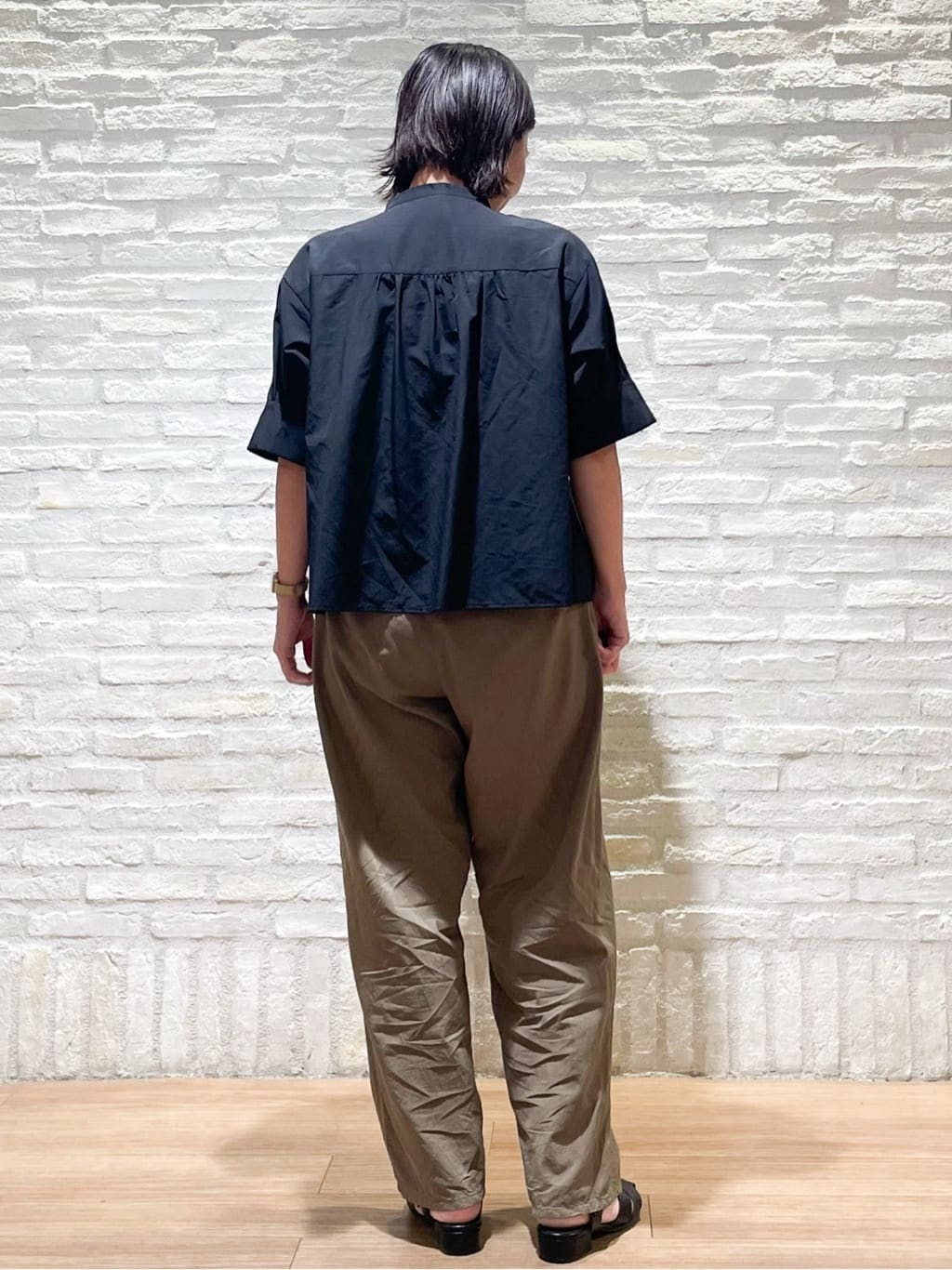 シゲリさんの「OPAQUE.CLIP｜ピンタックフレアシャツ【洗濯機洗い可】」を使ったコーディネート