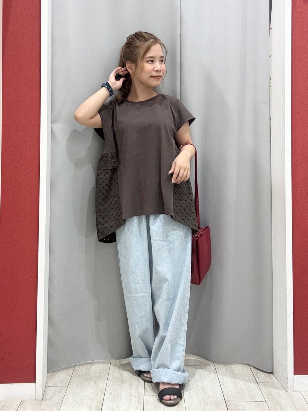 shioさんの「SHOO･LA･RUE｜【S-LL/体型カバー】インせずサマ見え レースドッキングトップス」を使ったコーディネート