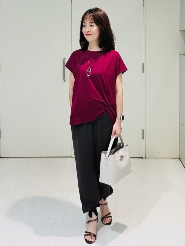 makiさんの「UNTITLED｜【洗える/Tシャツ】ツイストプルオーバー」を使ったコーディネート