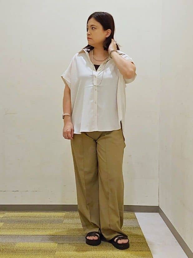 okayuさんの「THE SHOP TK｜【ひんやり】前後2WAY スクエアタンクトップ」を使ったコーディネート