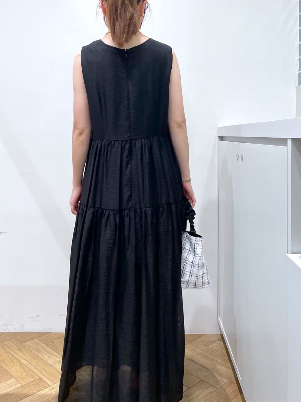 Junさんの「index｜《7色展開／XS-LLサイズ》ビジューボタンクルーネックカーディガン【洗濯機洗い可】」を使ったコーディネート