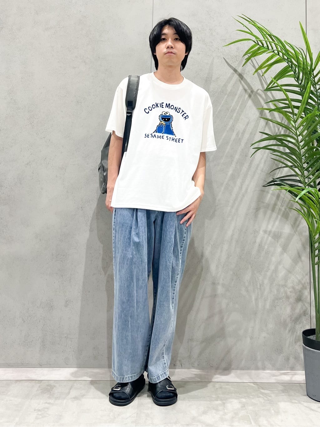 SHI-MAさんの「THE SHOP TK｜セサミストリートTシャツ／親子リンク」を使ったコーディネート