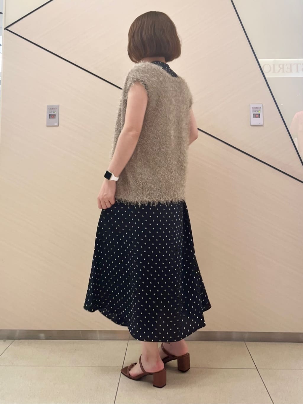 yahataさんの「DRESSTERIOR｜シュリンクレザーバケットBAG」を使ったコーディネート