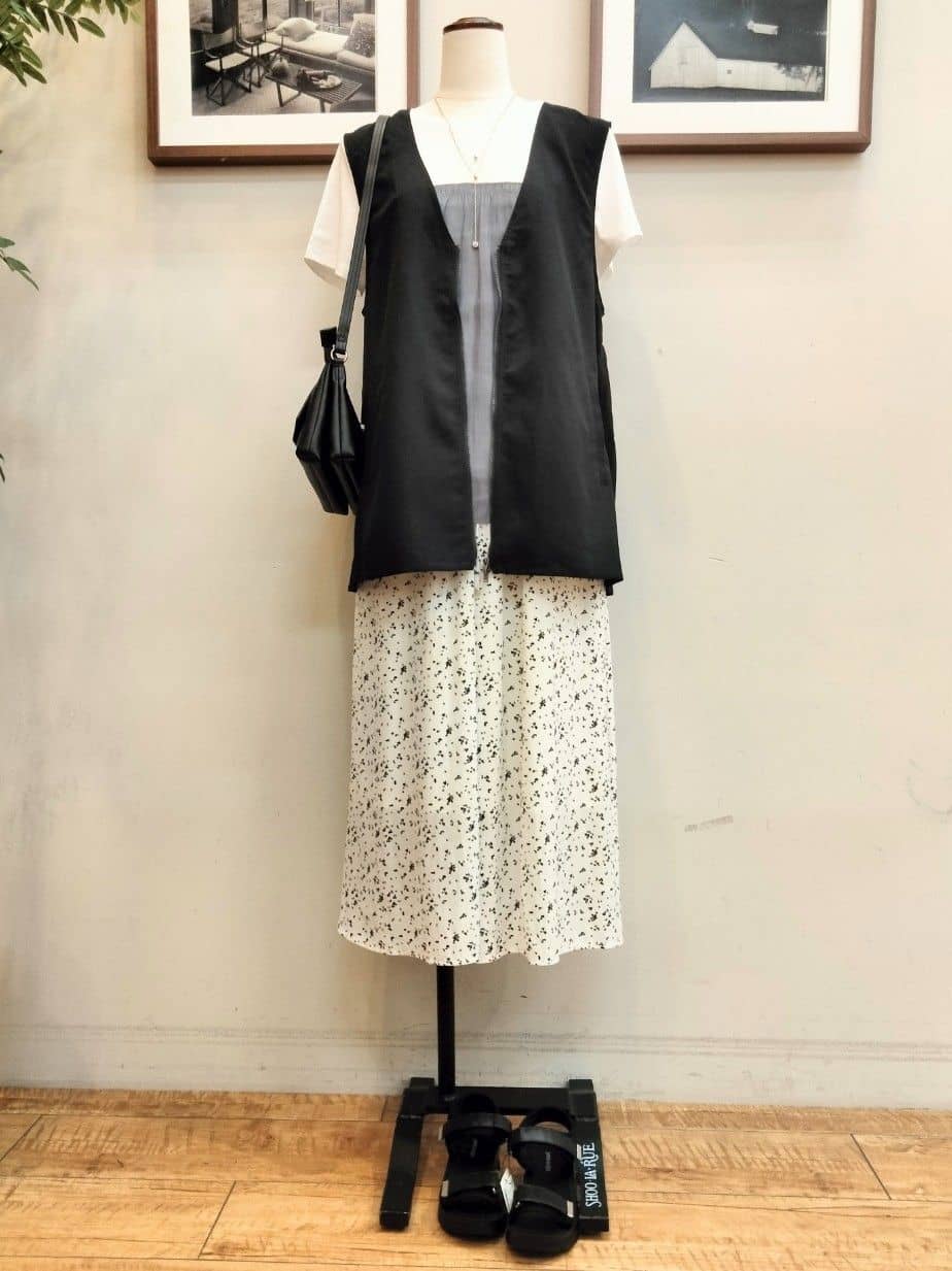 うっちーさんの「SHOO･LA･RUE｜【S-LL/ひんやり/UV】選べる6柄でそれぞれ欲しくなる プリントTシャツ」を使ったコーディネート