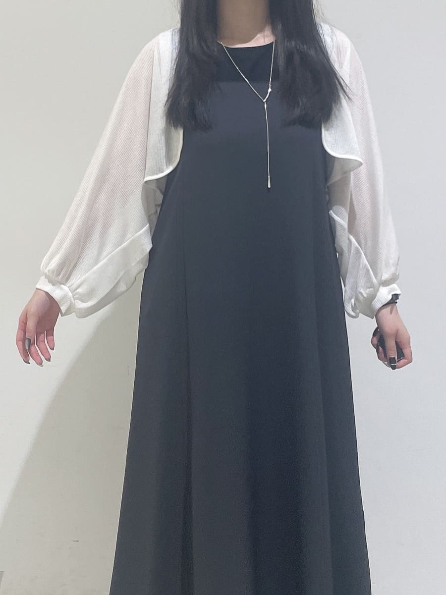 emikaさんの「INDIVI｜【軽く羽織れる】ボレロカーディガン」を使ったコーディネート