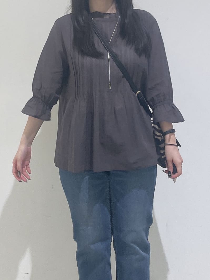emikaさんの「INDIVI｜【褒められデニム】スリムストレート デニムパンツ」を使ったコーディネート