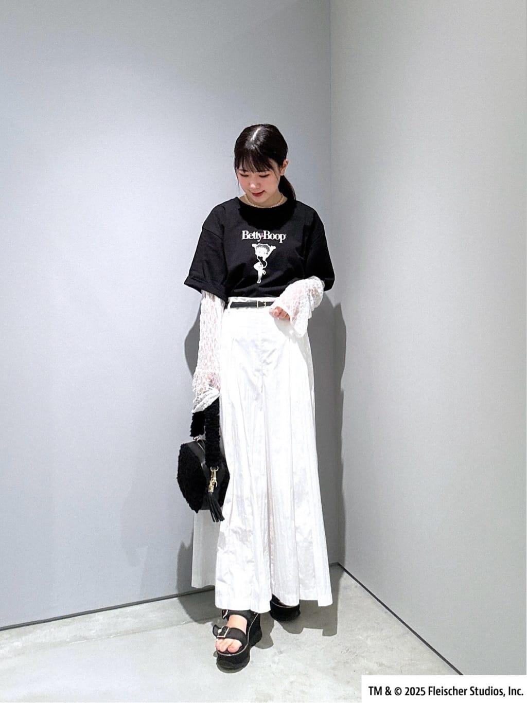 Renoさんの「INDIVI｜【Betty Boop(TM)】センタープリントワイドTシャツ」を使ったコーディネート