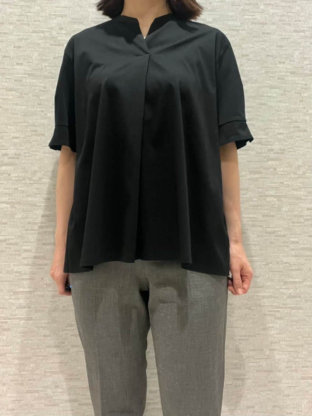 marikoさんの「Reflect｜【すっきり見え！長め丈／マシンウォッシュ可】スキッパーネックジャージトップス」を使ったコーディネート