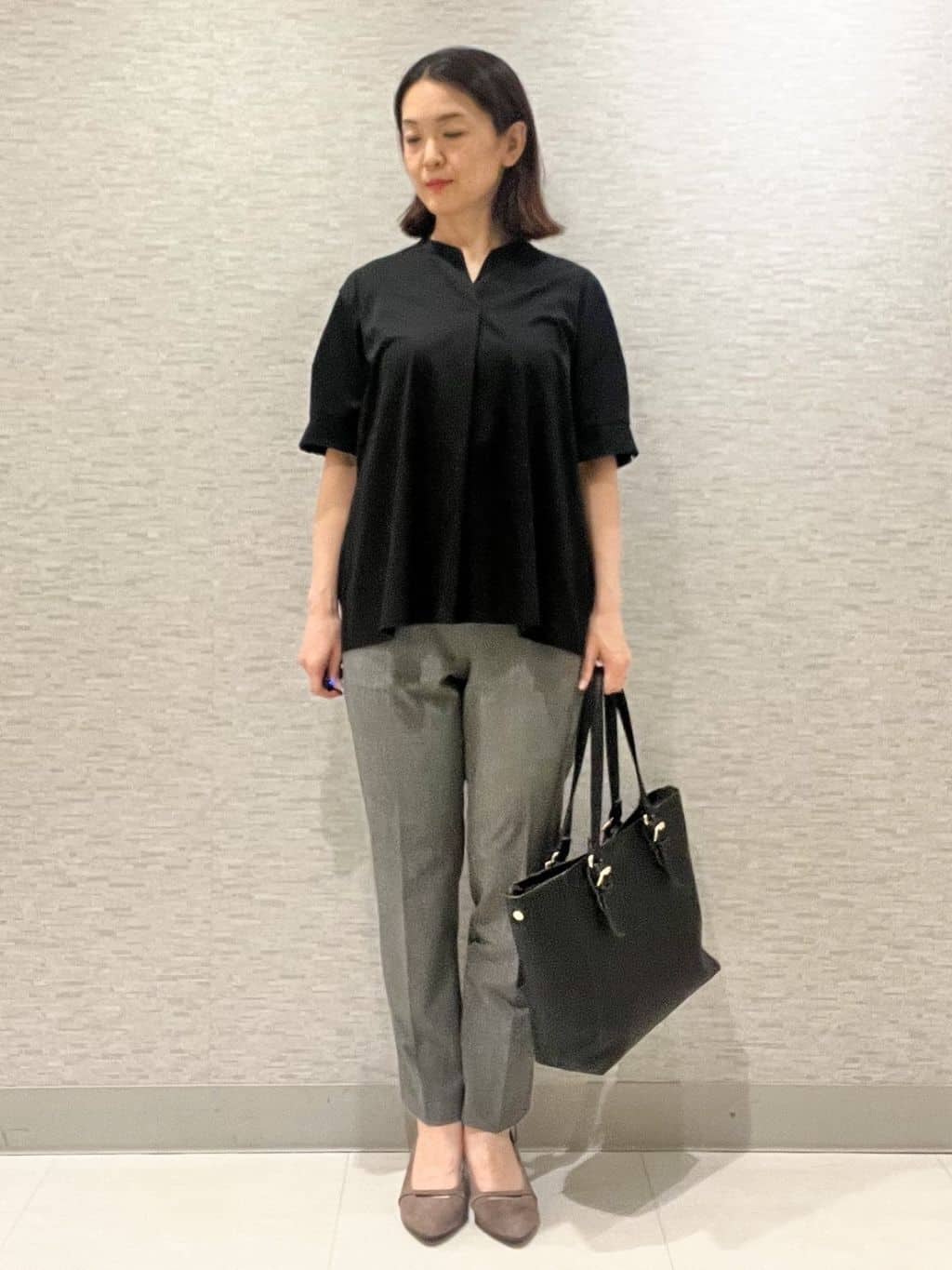marikoさんの「Reflect｜【すっきり見え！長め丈／マシンウォッシュ可】スキッパーネックジャージトップス」を使ったコーディネート