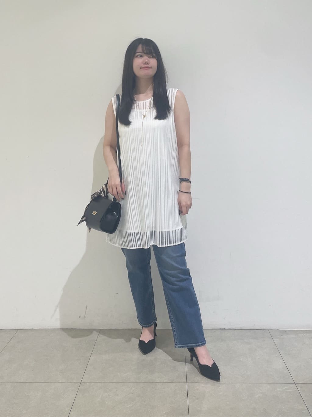 emikaさんの「INDIVI｜【洗える／セットアップ可能】ラッセルチュニック」を使ったコーディネート
