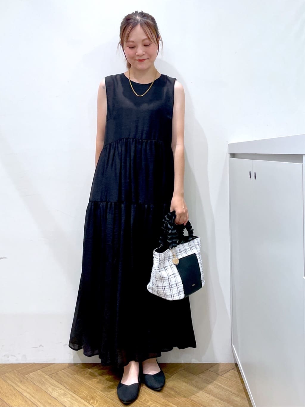 Junさんの「index｜《7色展開／XS-LLサイズ》ビジューボタンクルーネックカーディガン【洗濯機洗い可】」を使ったコーディネート