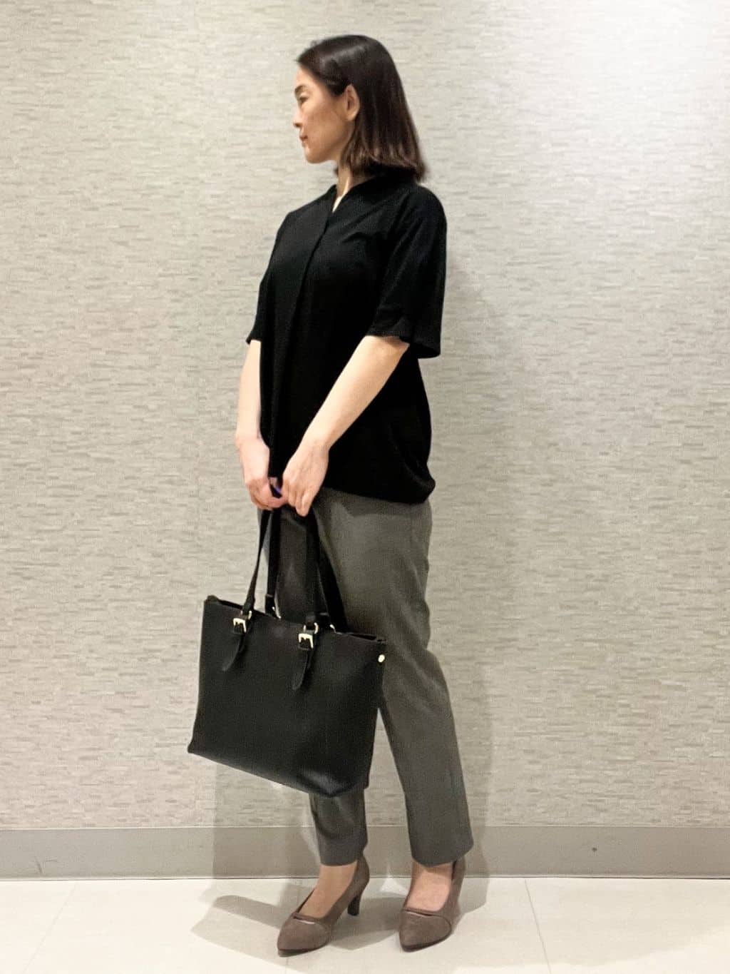 marikoさんの「Reflect｜【すっきり見え！長め丈／マシンウォッシュ可】スキッパーネックジャージトップス」を使ったコーディネート