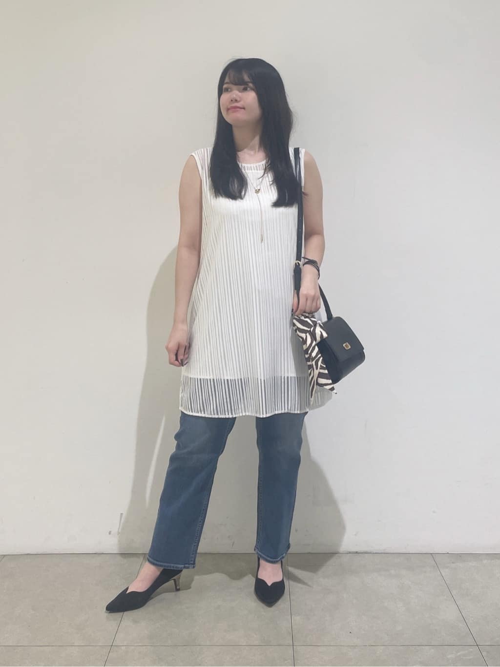 emikaさんの「INDIVI｜【洗える／セットアップ可能】ラッセルチュニック」を使ったコーディネート
