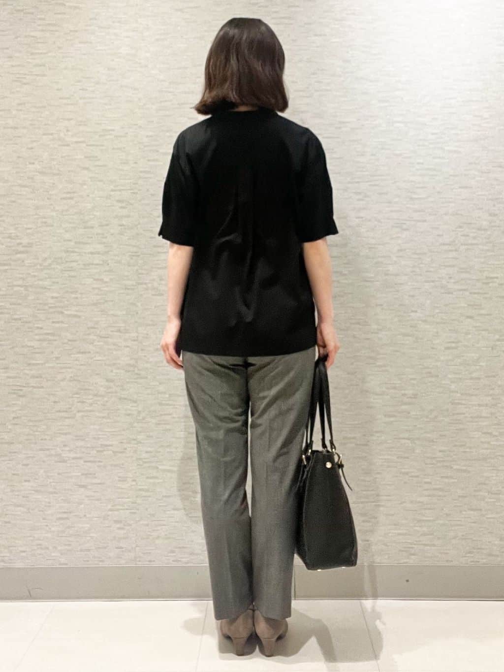 marikoさんの「Reflect｜【すっきり見え！長め丈／マシンウォッシュ可】スキッパーネックジャージトップス」を使ったコーディネート