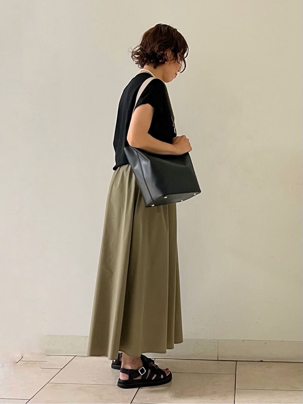 mihoさんの「INDIVI｜パール調コインショートネックレス」を使ったコーディネート