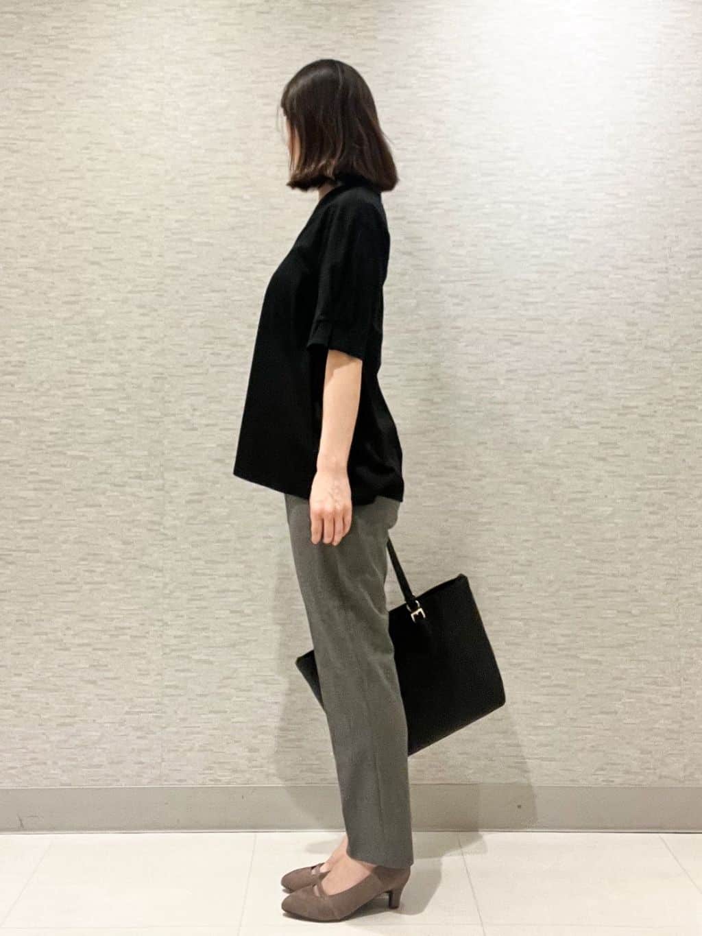 marikoさんの「Reflect｜【すっきり見え！長め丈／マシンウォッシュ可】スキッパーネックジャージトップス」を使ったコーディネート