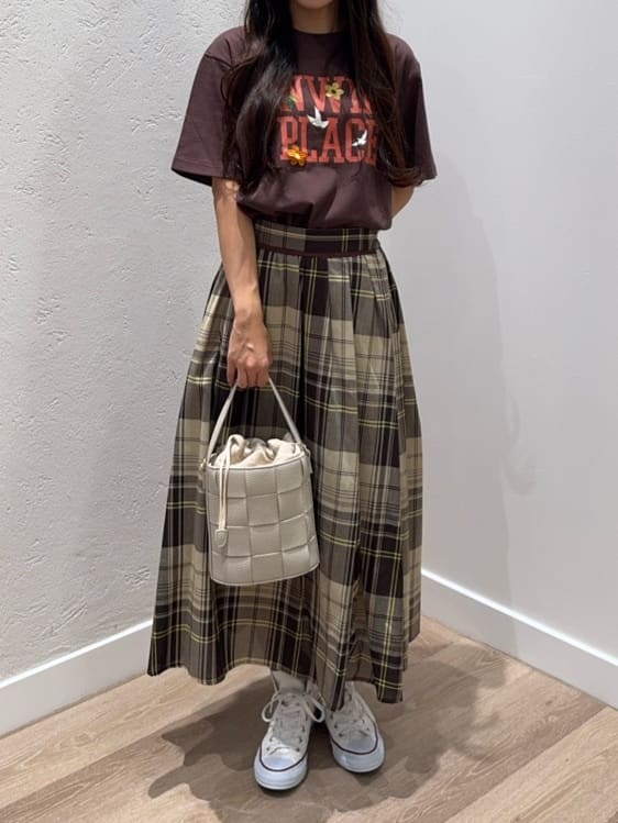 NOZOMIさんの「Dessin｜ロゴ刺繍Tシャツ」を使ったコーディネート