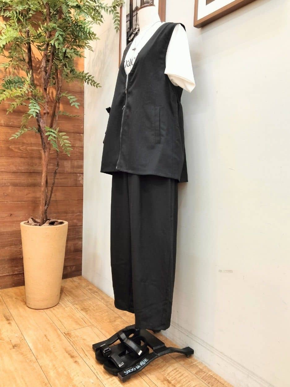 うっちーさんの「SHOO･LA･RUE｜【S-LL/ひんやり/UV】選べる6柄でそれぞれ欲しくなる プリントTシャツ」を使ったコーディネート