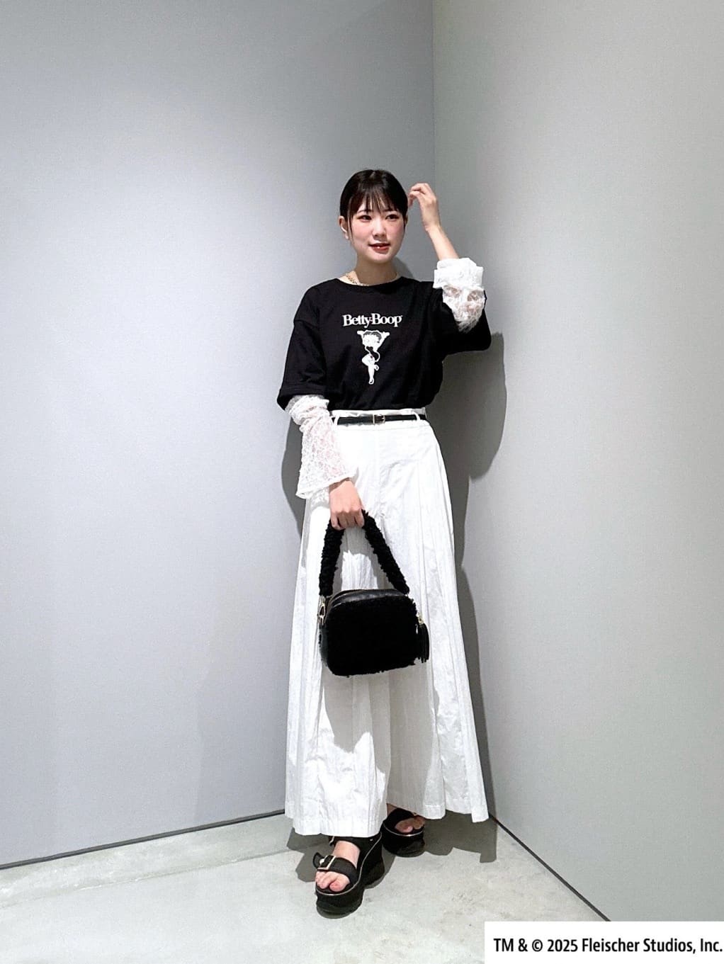 Renoさんの「INDIVI｜【Betty Boop(TM)】センタープリントワイドTシャツ」を使ったコーディネート
