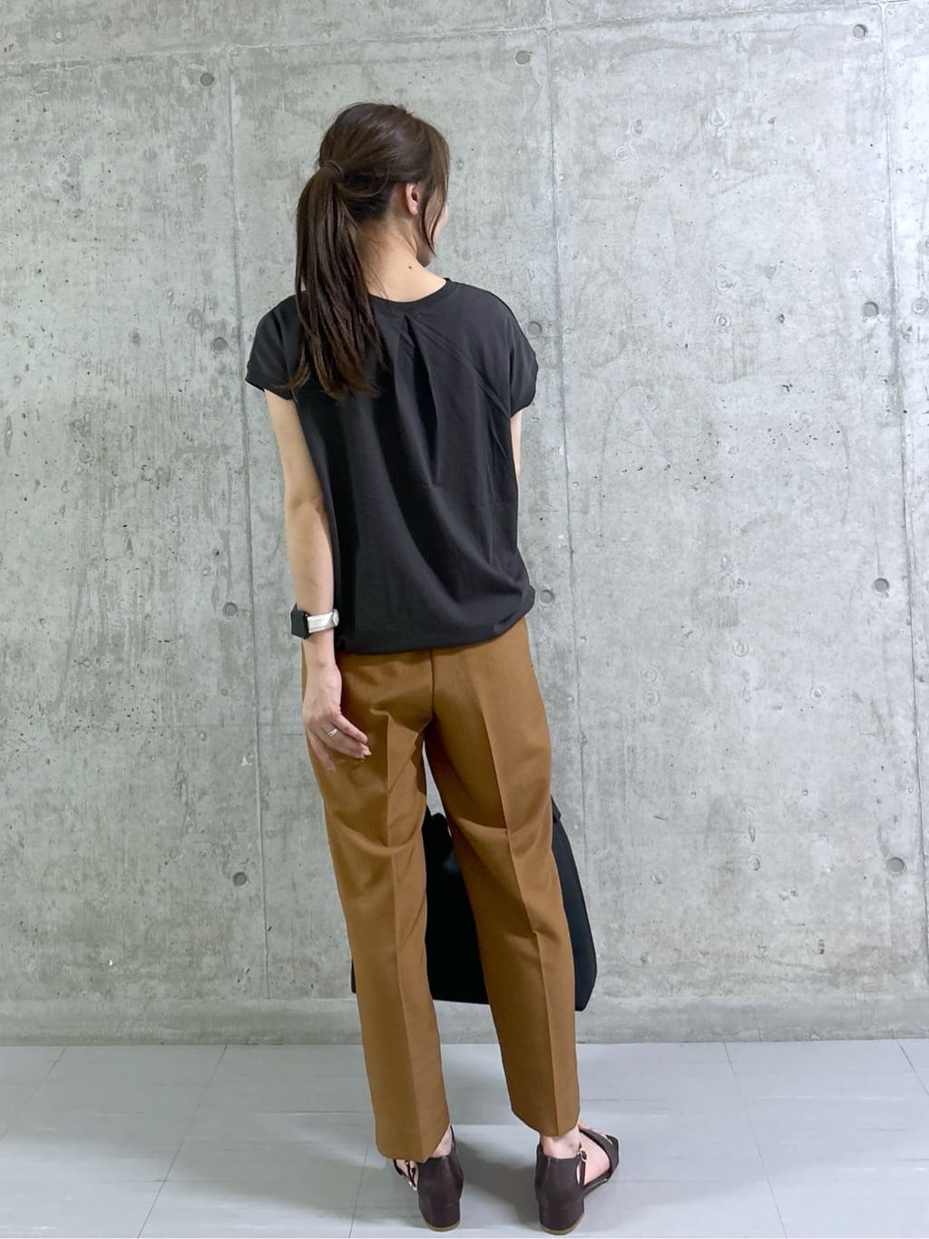 takaさんの「Dessin｜【ウエストゴム・洗える】センターライン入りテーパードパンツ（XS～L）」を使ったコーディネート