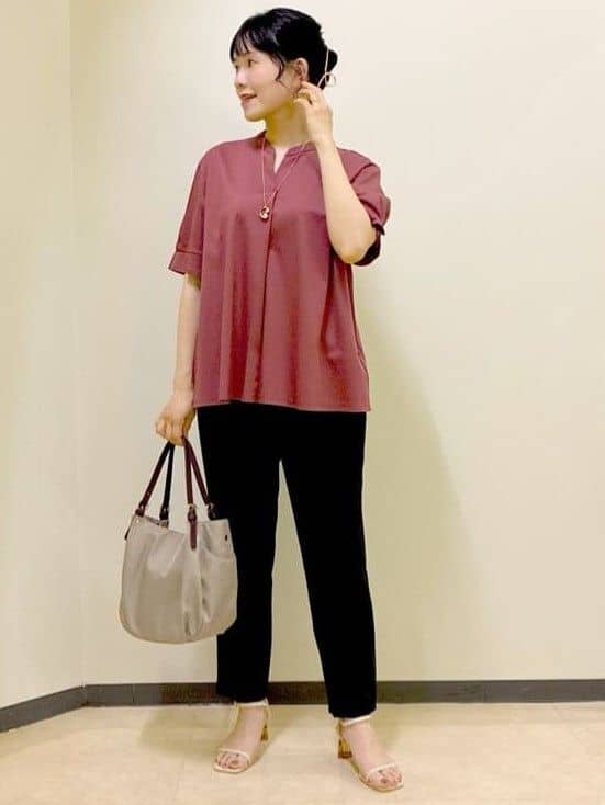  beni_gingerさんの「Reflect｜【すっきり見え！長め丈／マシンウォッシュ可】スキッパーネックジャージトップス」を使ったコーディネート