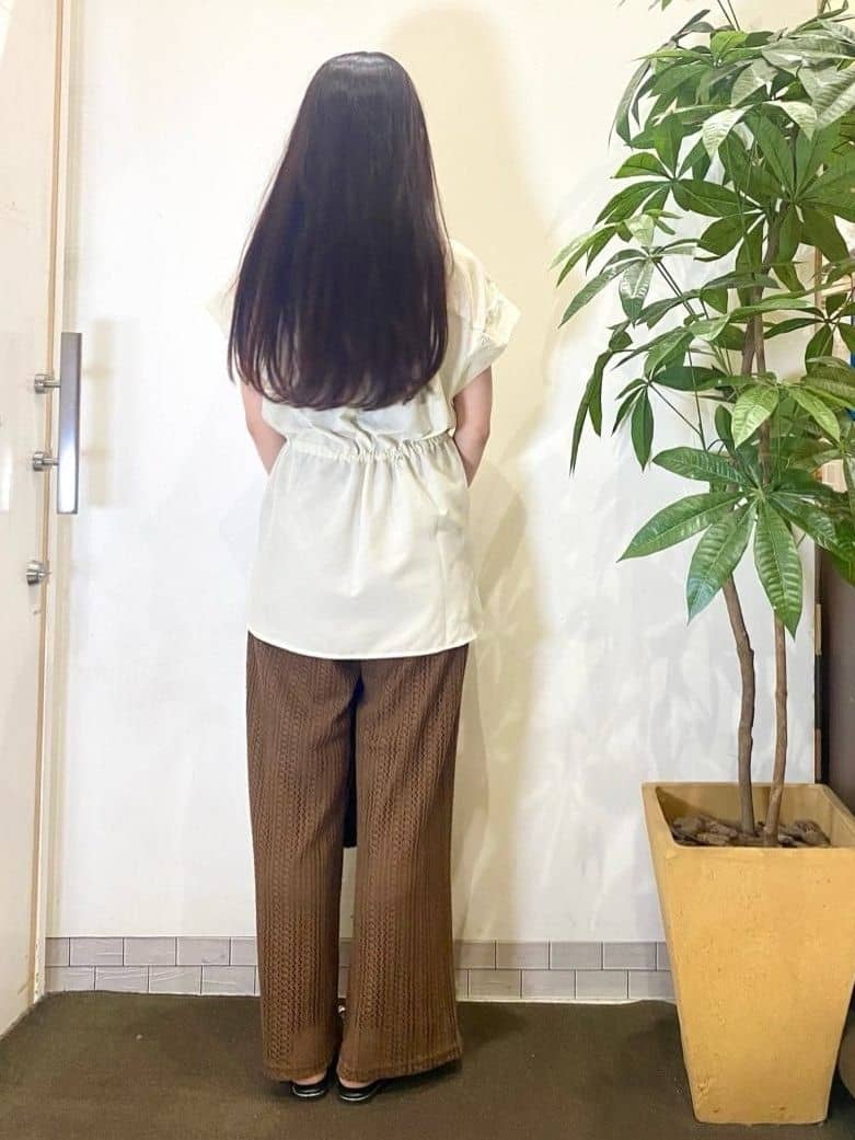 AYUMIさんの「SHOO･LA･RUE｜【S-LL】シルエットが変えられる ウエストリボンブラウス」を使ったコーディネート