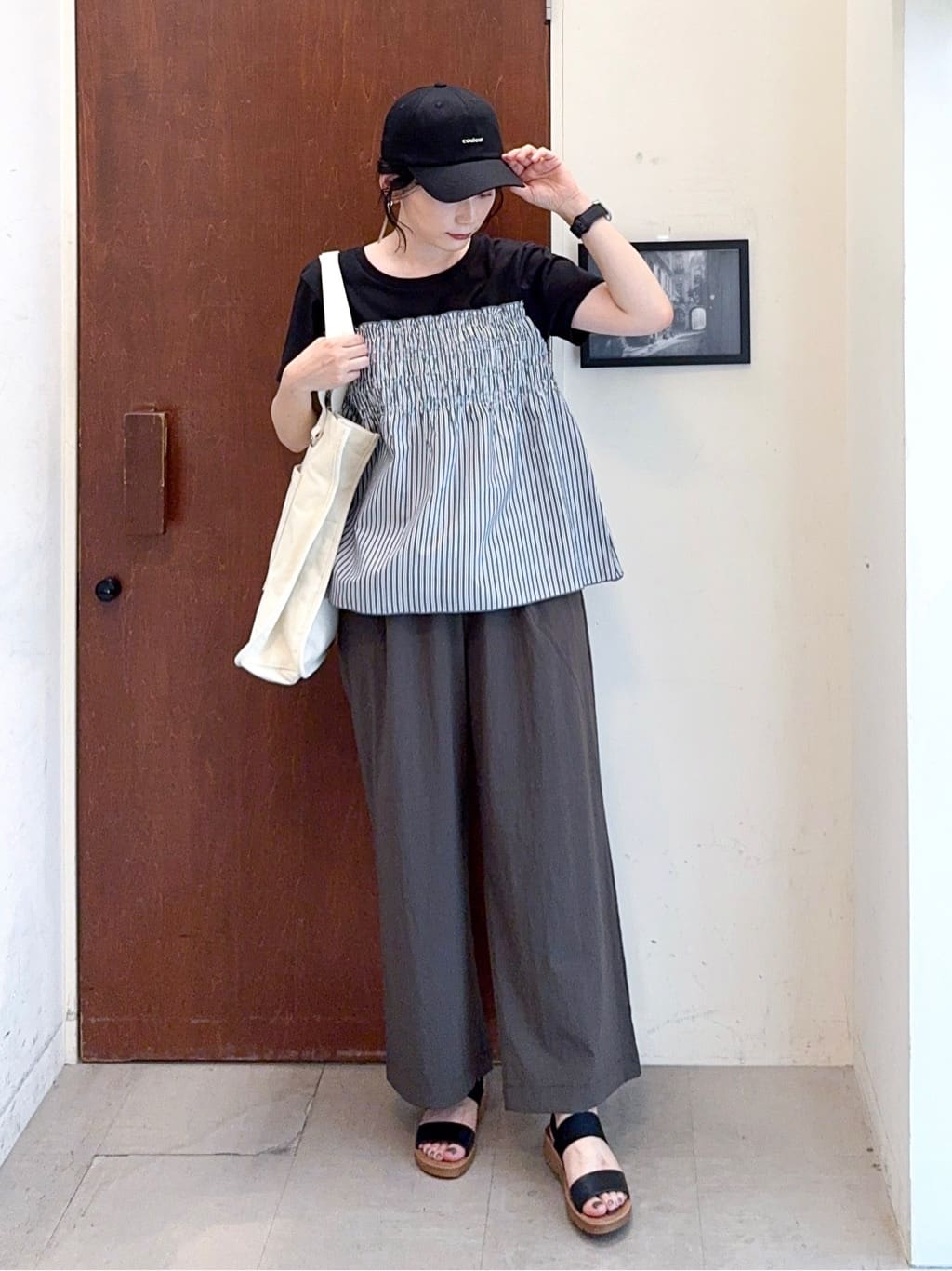 𝐇𝐢𝐫𝐨𝐦𝐢さんの「SHOO･LA･RUE｜【着丈選べる】触れる度ひんやり ゆるきれい イージーワイドパンツ」を使ったコーディネート