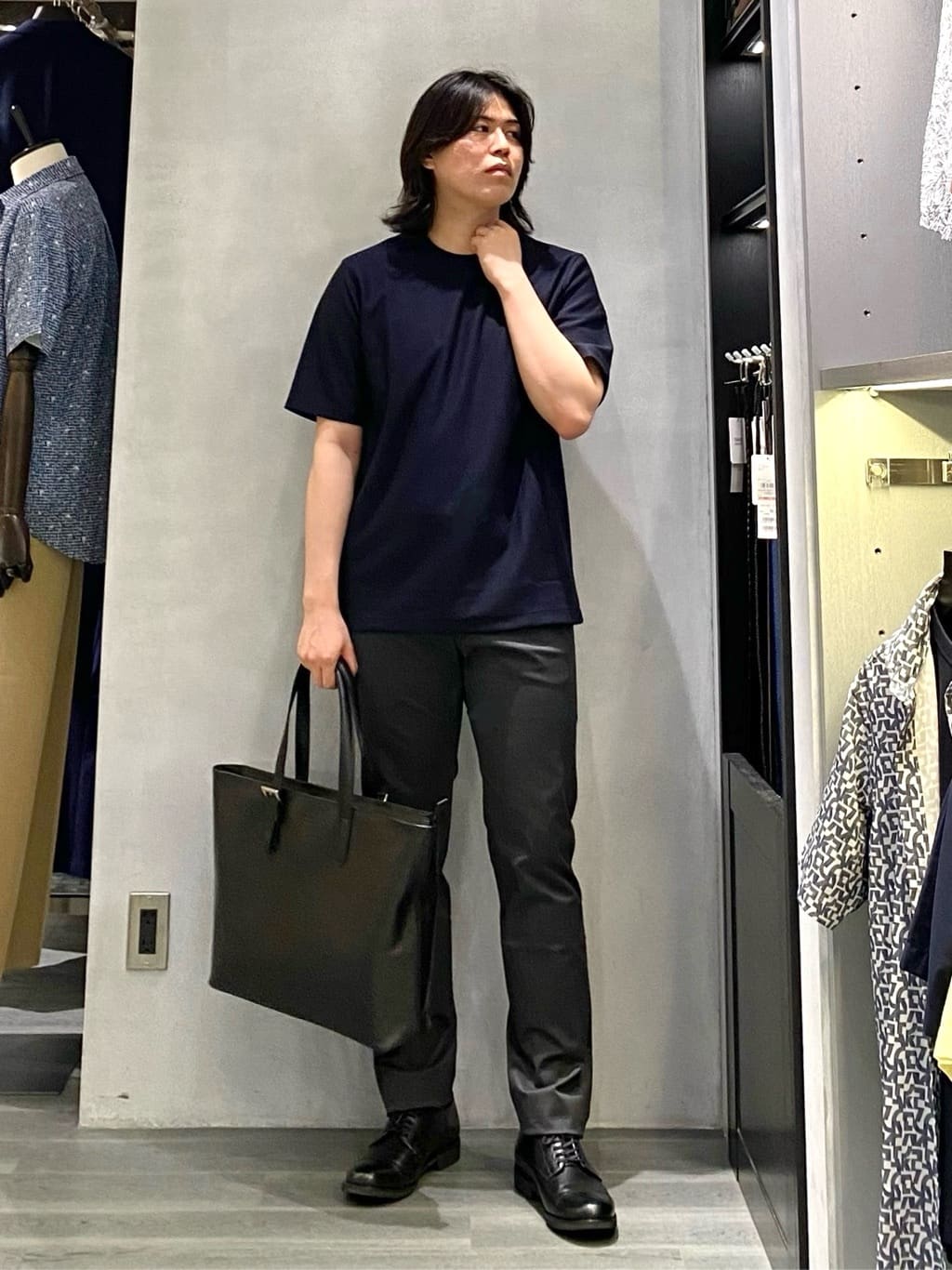 nishiさんの「TAKEO KIKUCHI｜【全7サイズ&times;8色展開！】トップマルチヘリンボン パンツ」を使ったコーディネート