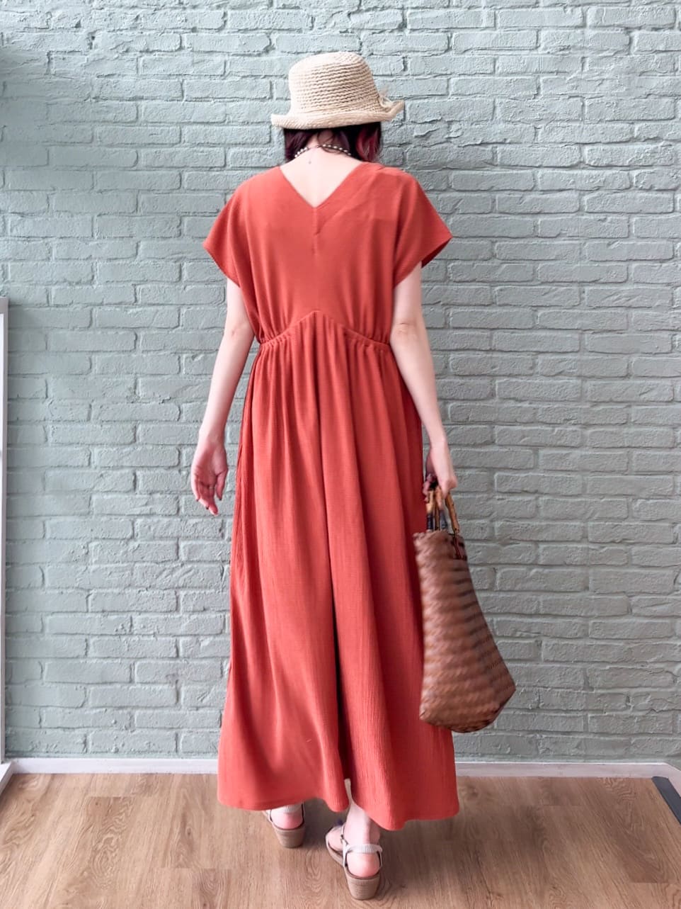 𝐜𝐡𝐢𝐤𝐚さんの「SHOO･LA･RUE｜【前後2WAY】さらりと大人上品に 楊柳フレンチワンピース」を使ったコーディネート